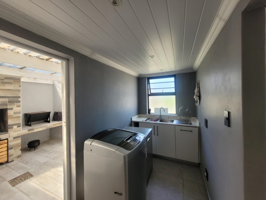 3 Bedroom Property for Sale in Levallia Western Cape